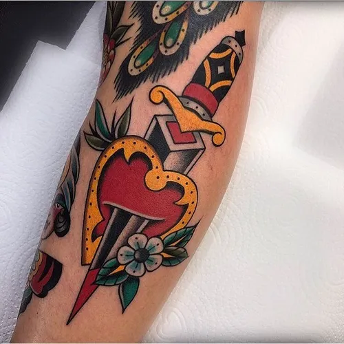 Encuentra tatuadores: Alberto de Sá para tatuajes fine_line en Goiânia, Brasil