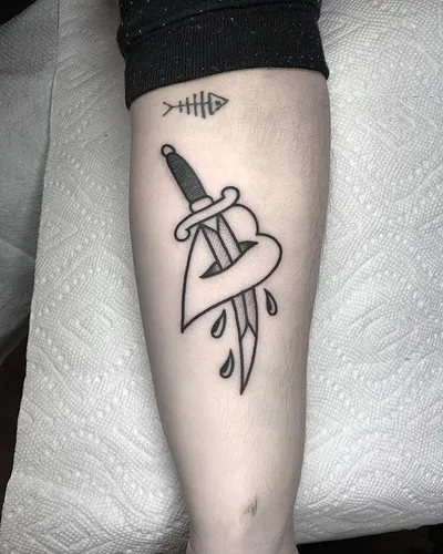 Buscador tatuadores: Christian Lanouette especializado en fine_line, geometric, minimalist en Montreal, Canada
